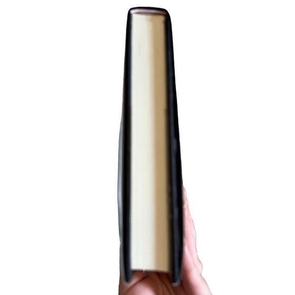 One Of The Good Guys, Araminta Hall - Picture 6 of 7